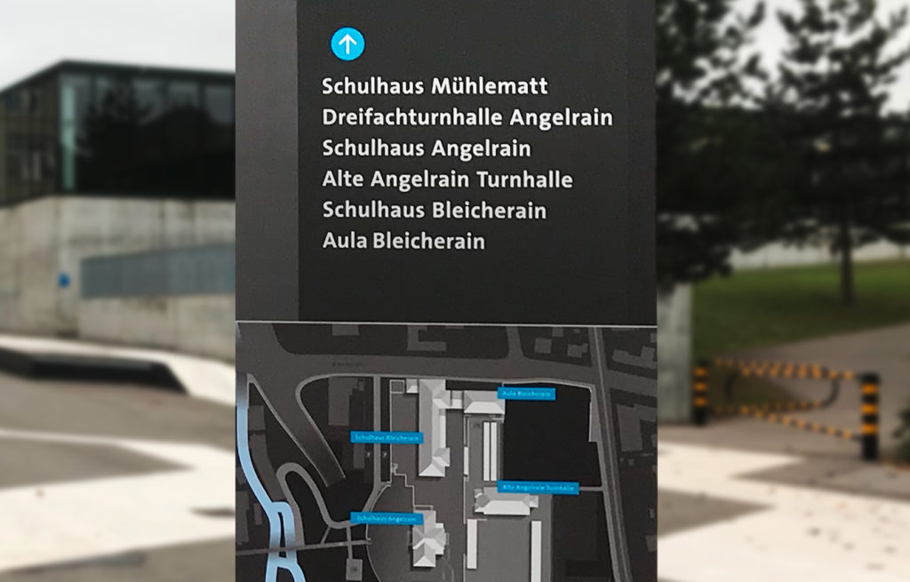 Turnhalle, Singsaal, Klassenzimmer